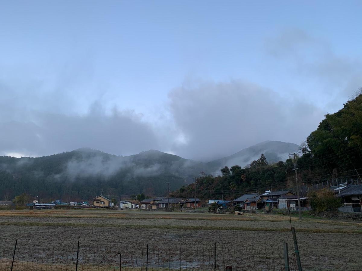 Вилла Kumanoyasai Base In Chikatsuyu Танабе Экстерьер фото